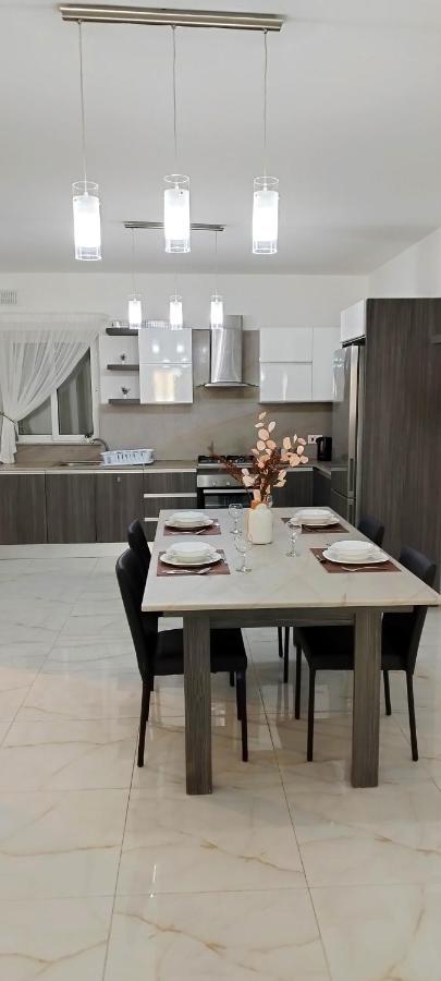 Large And Modern Apartment In The Centre Of Malta 莫斯塔 外观 照片