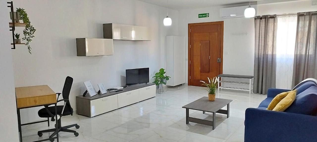 Large And Modern Apartment In The Centre Of Malta 莫斯塔 外观 照片